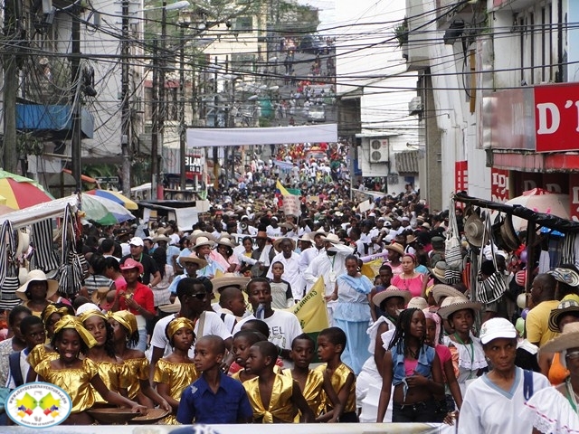 45 Grupos participaron del Desfile de Comparsas