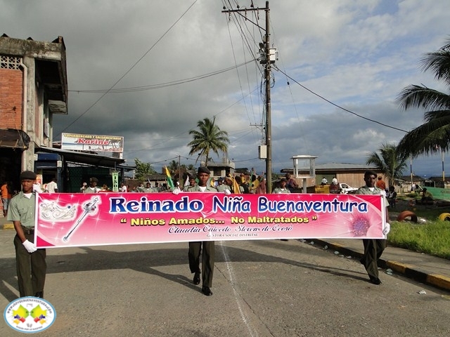 Reportaje Gráfico desfile de carrozas candidatas Reinado Niña Buenaventura