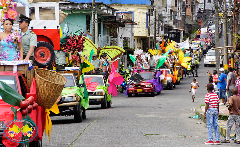 Majestuoso desfile cultural de las candidatas al 1er Reinado Nacional del Pacífico