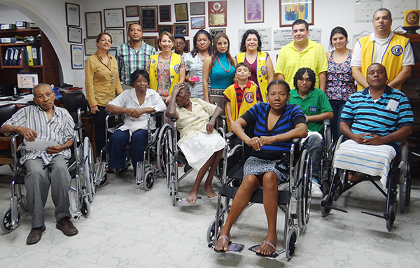 Club de Leones realizó donaciones al Cottolengo del Padre Alegre