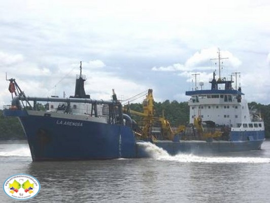 AVANZAN TRABAJOS DE  DRAGADO EN  EL TERMINAL MARITIMO DE BUENAVENTURA