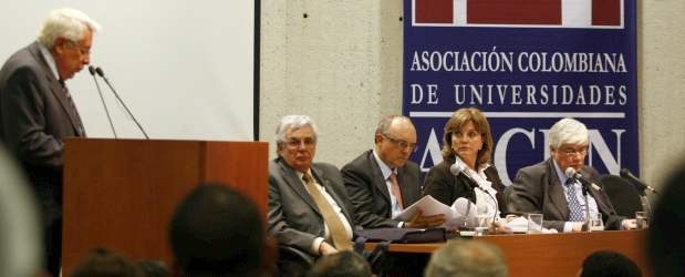 Rectores de universidades dicen no a instituciones con interés de lucro