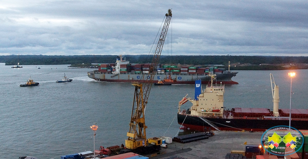 Encalla motonave en canal de acceso al nodo portuario de Buenaventura