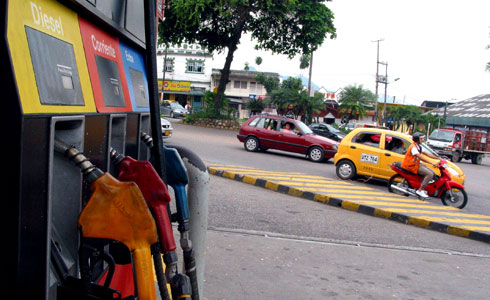 El año comienza con gasolina a menor precio