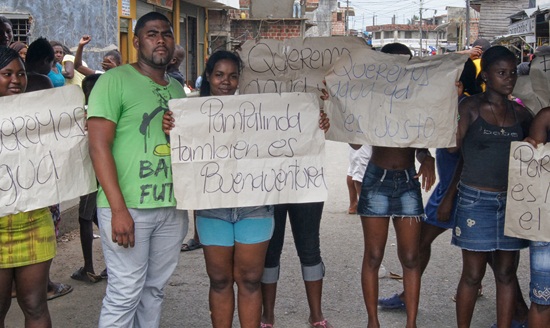 Comunidad del barrio Pampalinda protestó por la falta de agua potable
