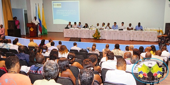 Comisión Primera del Senado se reunió en Buenaventura con el saliente ministro del Interior Federico Renjifo