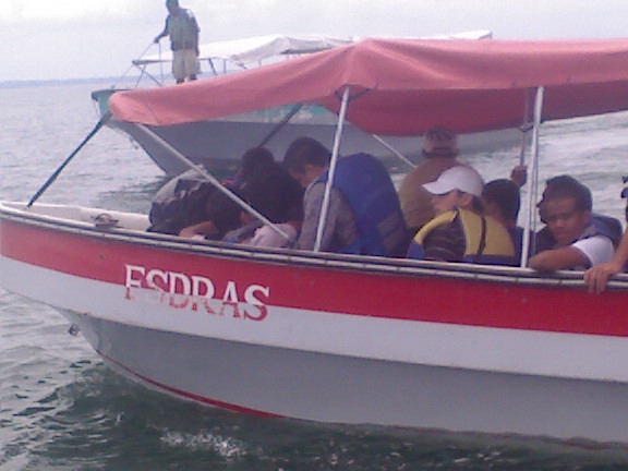 Fuerza Naval del Pacífico rescata 48 personas en el mar
