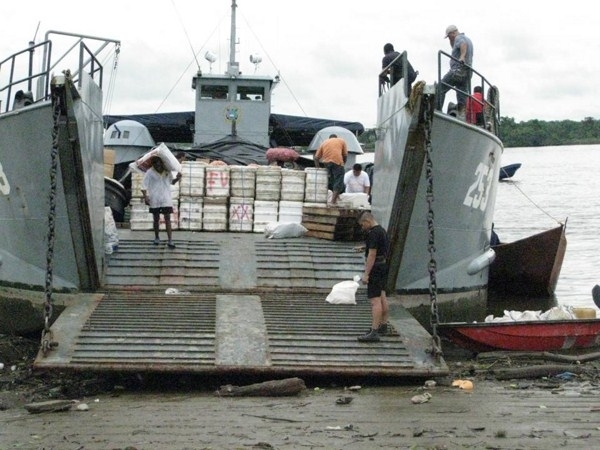 Tres buques de la Fuerza Naval del Pacífico brindan apoyo a la comunidad