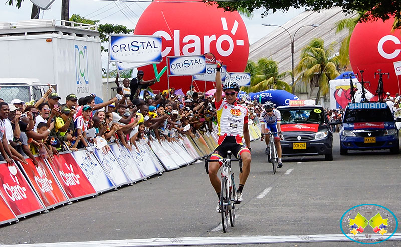 Cristian Talero ganó la novena etapa del Clásico RCN Claro 2013 en Buenaventura