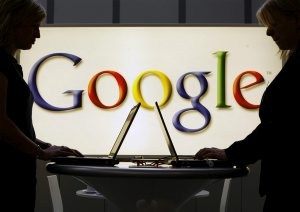 Google considera a buscadores de Facebook como rivales