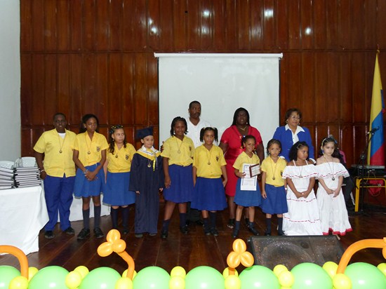 Colegio Bilingüe Comfamar – Comfenalco Valle realizó grados de kínder y primaria
