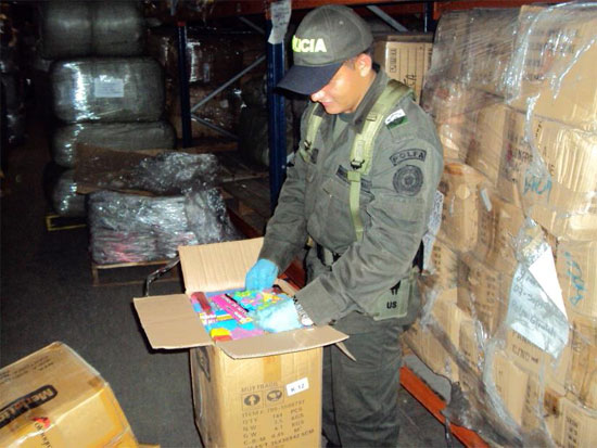 La DIAN en Buenaventura aprehende mercancías de contrabando por valor de 8.970 millones de pesos
