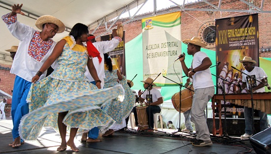 Esto es un preámbulo al más grande festival de música y danzas del pacífico: Juan Pablo Romero