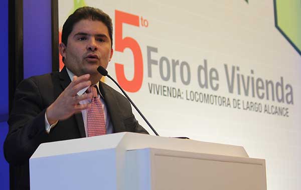 Es necesario aumentar la competencia bancaria para profundizar el acceso al crédito hipotecario: Ministro de Vivienda
