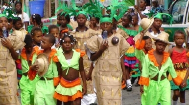 Con el Desfile Artístico Literario y un Taller de Pintura culminó la semana donde los niños y niñas tumaqueños fueron los protagonistas principales
