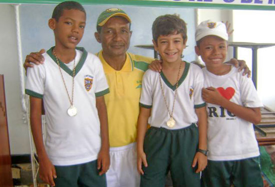 Colegio Bilingüe Comfamar Comfenalco Valle ganó oro y plata en ajedrez