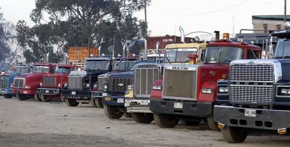 No hubo acuerdo para finalizar paro camionero