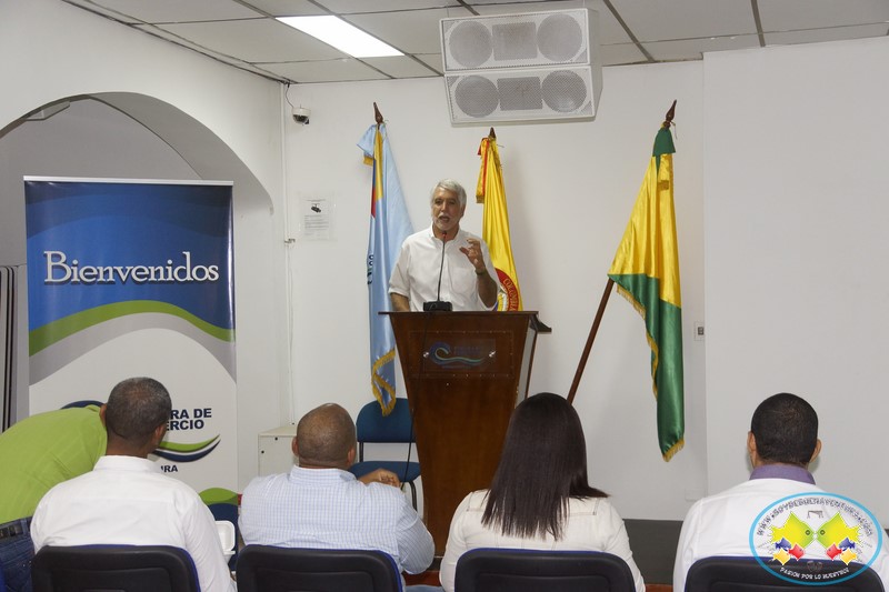 Enrique Peñalosa atendió invitación a conversatorio en la Cámara de Comercio