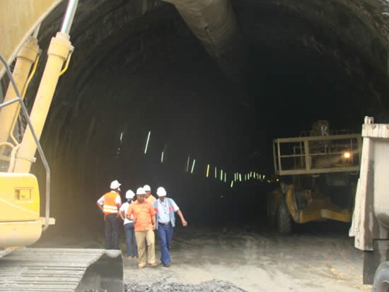 Gremios, Alcaldía y Cámara de Comercio hicieron recorrido con el Invías por tramos de la doble calzada
