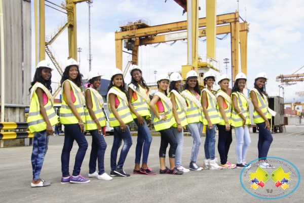 Candidatas a Señorita Buenaventura visitaron la Sociedad Portuaria