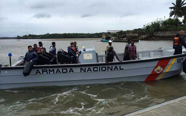 Armada Nacional rescata a 25 personas por emergencia en dos embarcaciones en aguas del pacífico