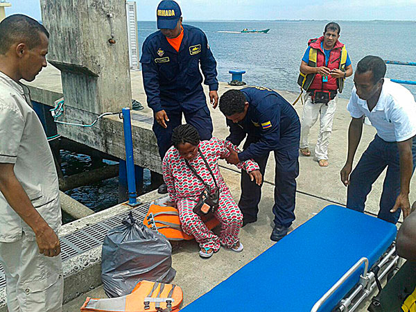 Un bebé recién nacido, la madre  y seis personas más fueron rescatadas en aguas del pacífico