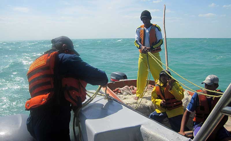 Armada Nacional rescata cuatro pescadores en la Guajira