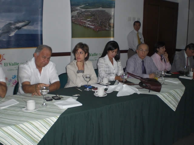Congresistas y gremios del Valle trabajarán unidos por el desarrollo de Buenaventura