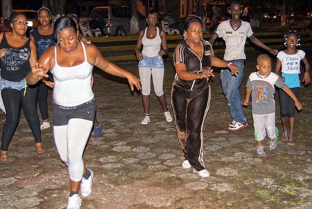 Rumba Terapia todos los viernes en la Casa de la Cultura