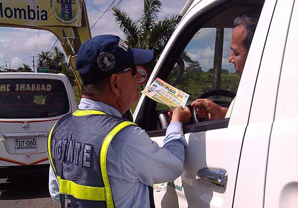 Secretaría de Tránsito capacita a conductores de servicio público en la ciudad
