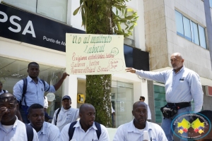 Trabajadores por contrato de EPSA protestan por tercerización laboral