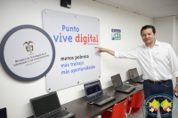 MinTICs David Luna entregó 4 kioscos Vive Digital en Buenaventura 