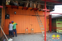 Mujeres por Buenaventura pintaron casas y negocios en sector maderero de El Piñal 