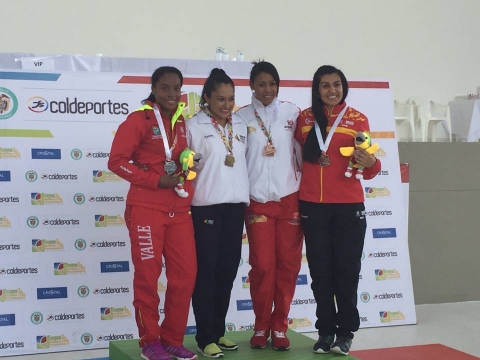 Wendy Mosquera gana medalla de Plata en Karate Do en los Juegos Deportivos Nacionales 2015