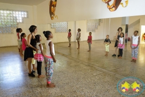 Jóvenes y niños de Buenaventura iniciaron clases de danza contemporánea y ballet en la Casa de la Cultura Margarita Hurtado