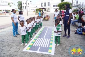 Los infantes de Buenaventura aprenden las normas de tránsito de forma lúdica