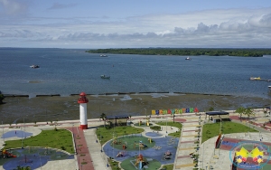 La Fundación Ideas Bahía de la Cruz es la encargada de administrar y mantener el malecón y/o parque Néstor Urbano Tenorio 