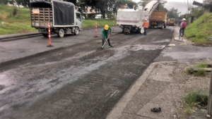 El Consorcio CRP dio inicio al mantenimiento de la carpeta asfáltica entre la entrada de los barrios la Independencia y Los Pinos 