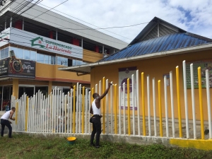 Con apoyo del comercio y la comunidad en general se realizó jornada de pintura en la biblioteca distrital Torre Fuerte del barrio Grancolombiana