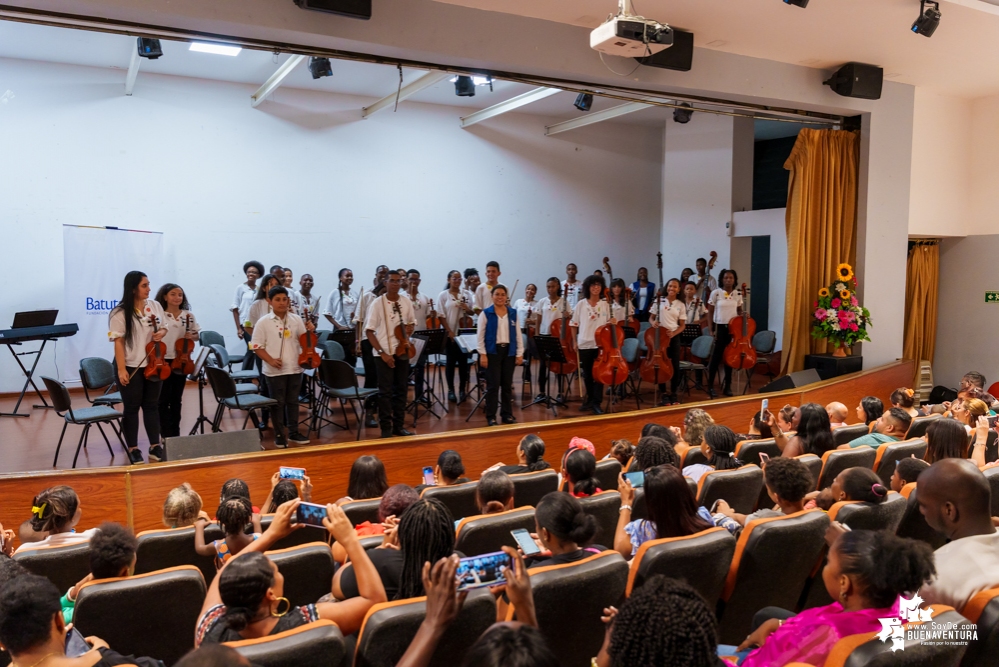 El Centro Musical Sinfónico Lleras de Batuta realizó el concierto “Buenaventura Suena Bonito”