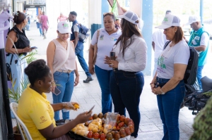 La Alcaldía Distrital socializó la campaña Buenaventura Bonita a comerciantes del centro de la ciudad