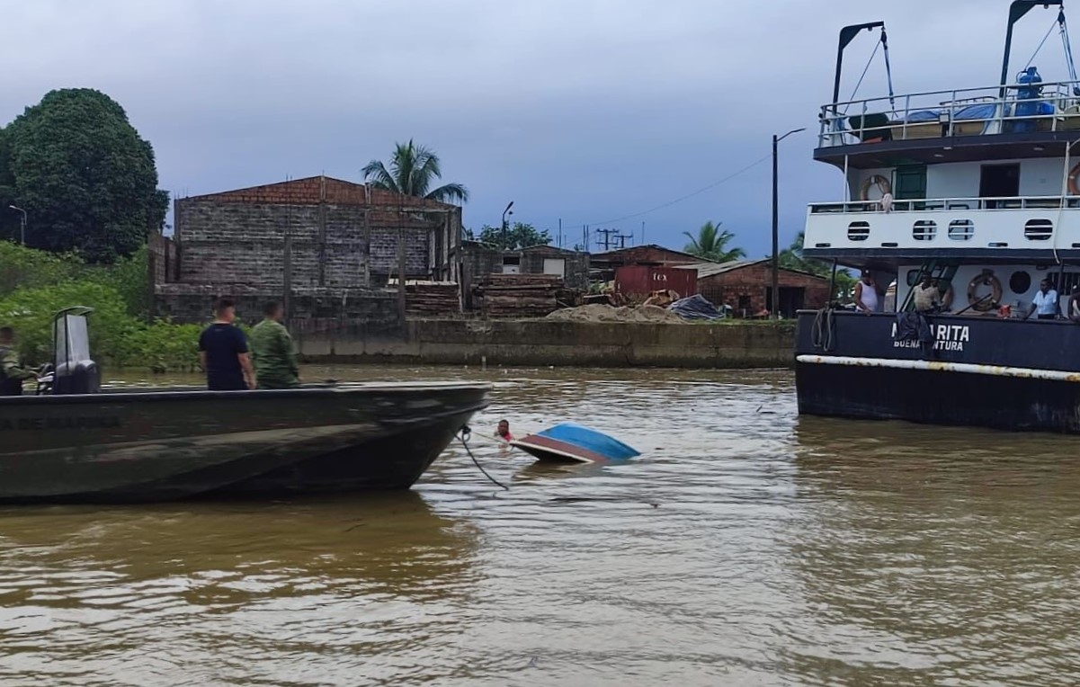 Fueron rescatadas 4 personas tras volcamiento de embarcación en Pizarro, Chocó