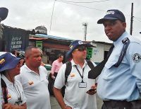Agentes de Tránsito de Buenaventura iniciaron asamblea permanente por el atraso en sus salarios