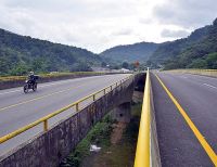 Vicepresidente Vargas Lleras inauguró dos viaductos en tramo de 4,5 kilómetros de doble calzada en la vía Buenaventura - Buga