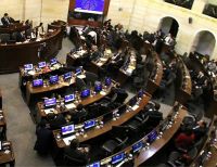 Senado aprueba amnistía  e indulto para integrantes de las Farc