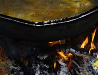 Dos millones de hogares aún cocinan con leña en Colombia