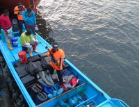 La Armada Nacional interceptó y detuvo lancha en la cual tres sujetos transportaban 843 kilos de cocaína