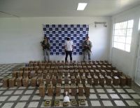 La Armada Nacional incautó más de media tonelada de cocaína que era transportada en una camioneta en Tumaco